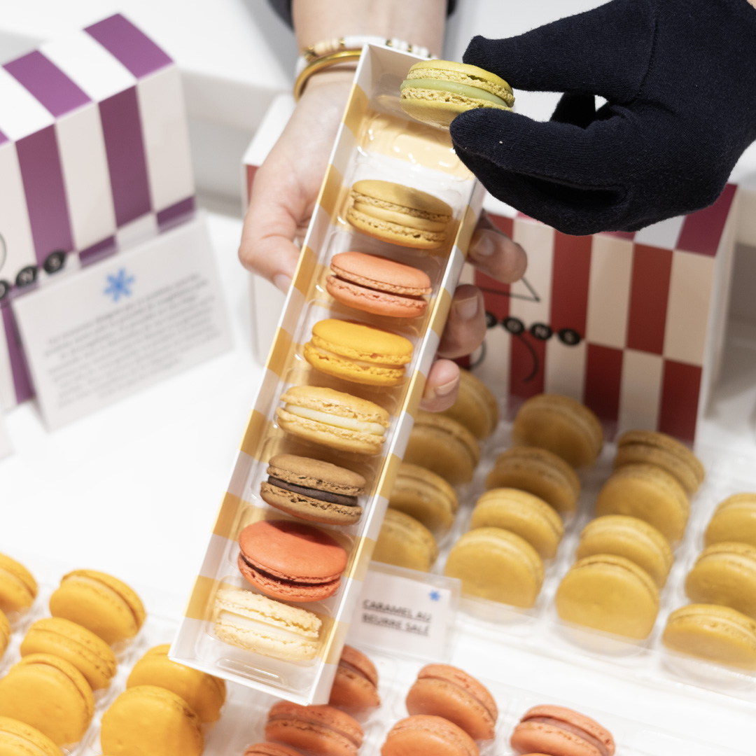 Page instagram C.Chocolat @c.chocolat_29 C.Chocolat macarons Coffret de macarons assortiment de macaron Macaron artisanal Coffret de 8 macarons C.Chocolat Chocolats - Écrins de chocolat - gâteaux de voyages - gourmandises - idées cadeaux tablettes de chocolat C.Chocolat Brest Duquesne Jaurès Guipavas Coataudon Landerneau rue du pont Finistère