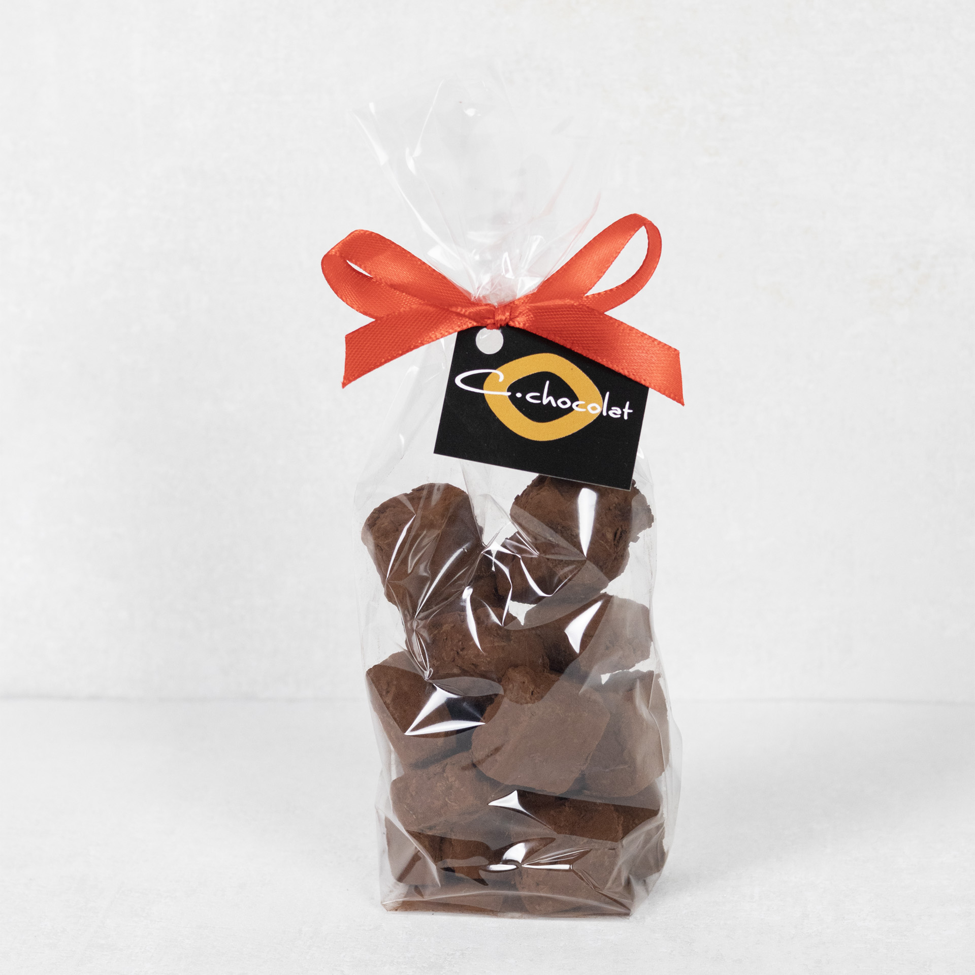 C.Chocolat truffes au chocolat Idée cadeau noel C.Chocolat Chocolats - Écrins de chocolat - gâteaux de voyages - gourmandises - idées cadeaux tablettes de chocolat C.Chocolat Brest Duquesne Jaurès Guipavas Coataudon Kergaradec Landerneau rue du pont Quimper rue Kéréon Finistère Expédition par colis livraison à domicile